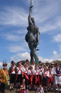 Thanks to Lynn and Ray Thorne for this photo.