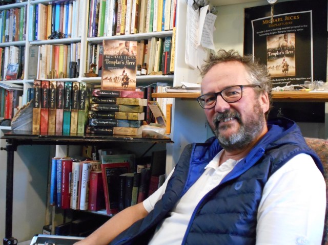 A horrible sight. A grimacing author hoping to make a video that won't scare away all readers!